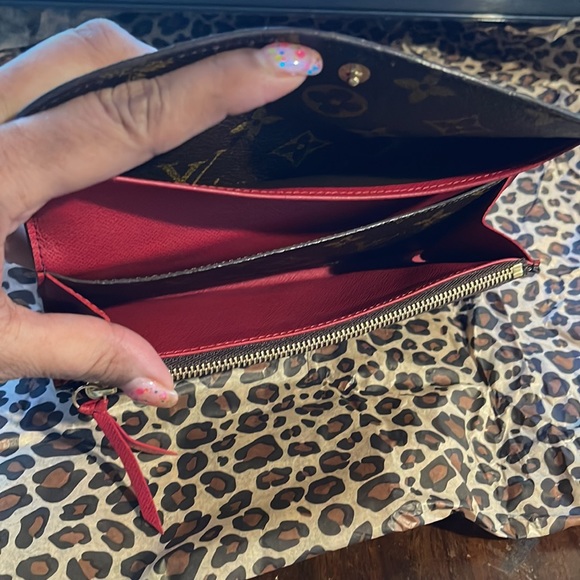 LIKE-NEW Louis Vuitton Monogram Emily Long Bifold Wallet. Date Code - CA3099 - Picture 14 of 16